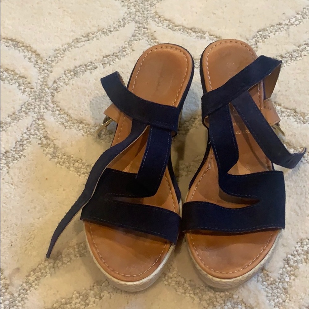 All leather gallery wedge